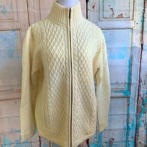 Carraigdonn Irish sweater size medium